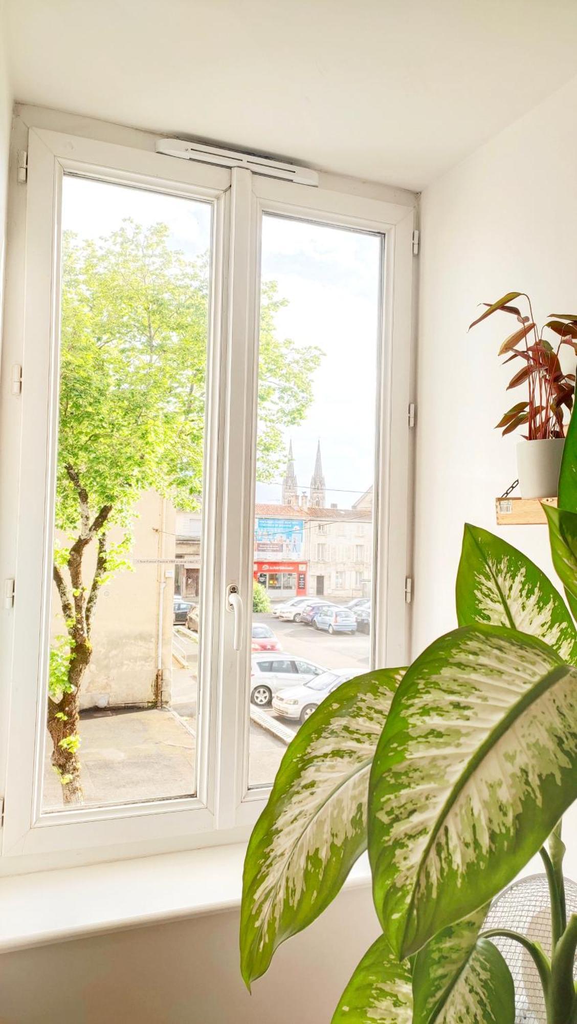 Votre Escale - Magellan Cinema Appartement Niort Buitenkant foto